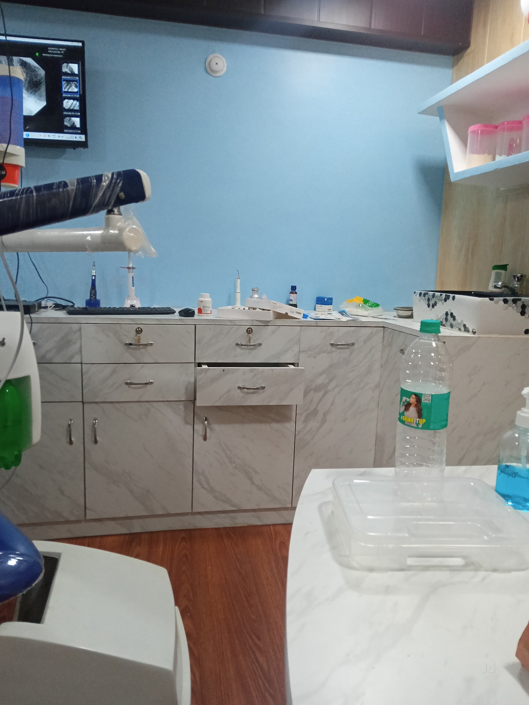SmileCare modern sterile clinic room with professional dental equipment